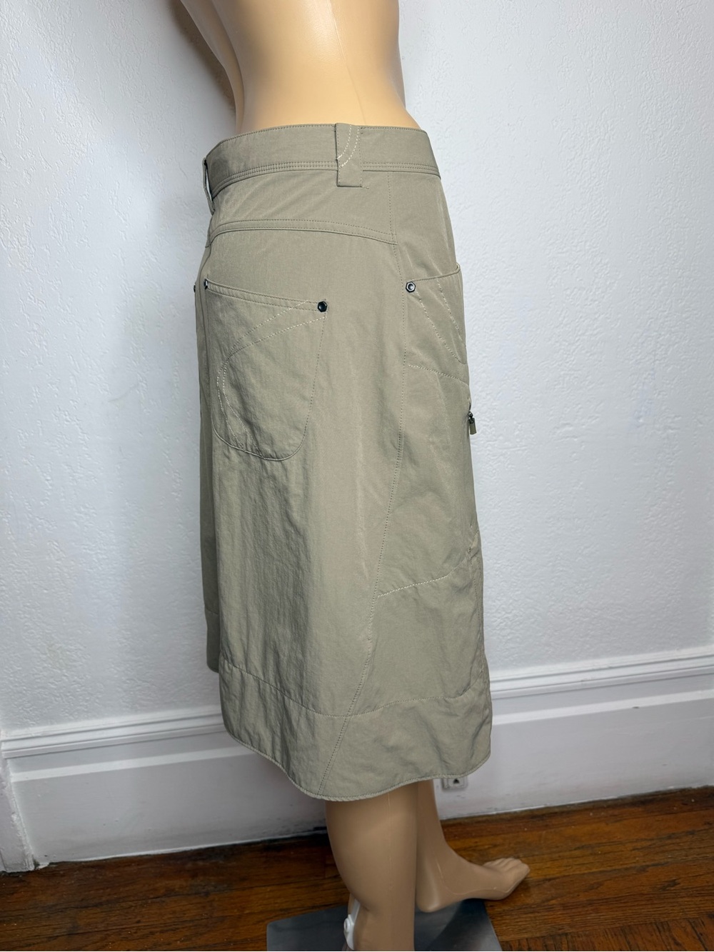 🆕MOUNTAIN HARDWEAR G La Strada Ruched Adventure Skirt Hiking Zip Pockets Size 12 - Picture 4 of 11